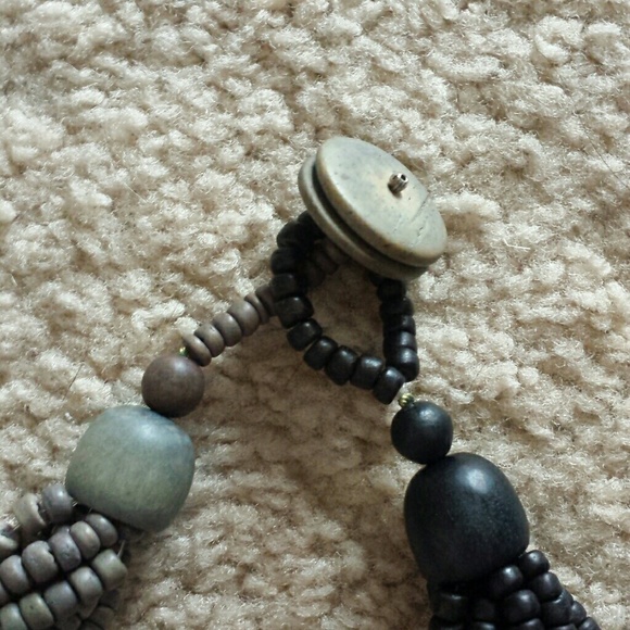 Woman's accent piece - Picture 2 of 3